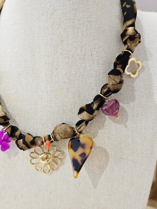 COLLIER