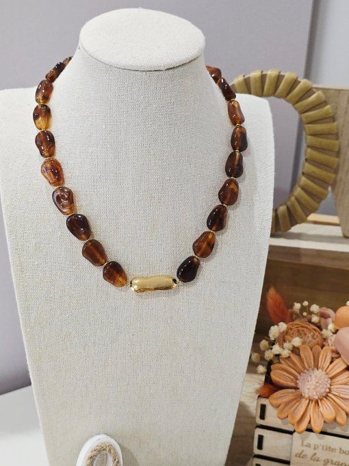 COLLIER
