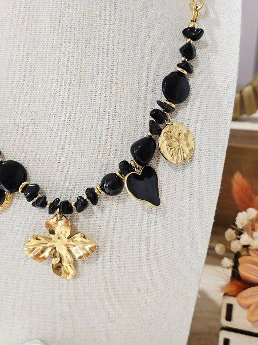 COLLIER