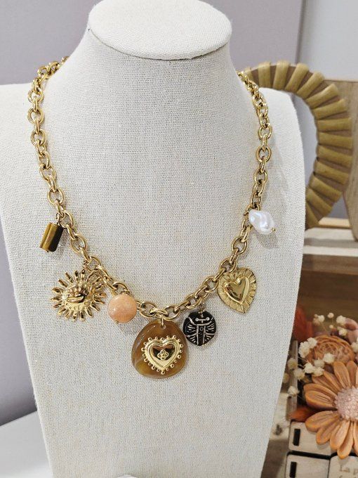 COLLIER