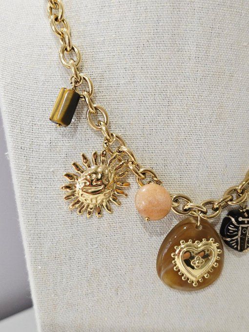 COLLIER