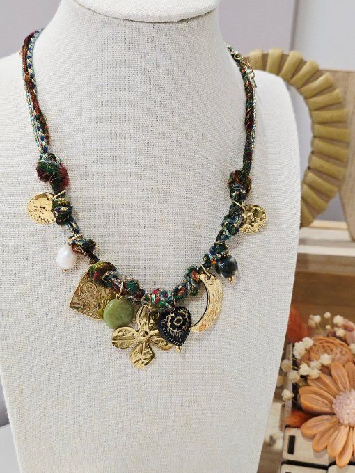 COLLIER