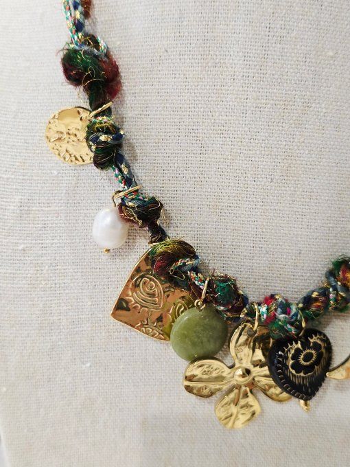 COLLIER