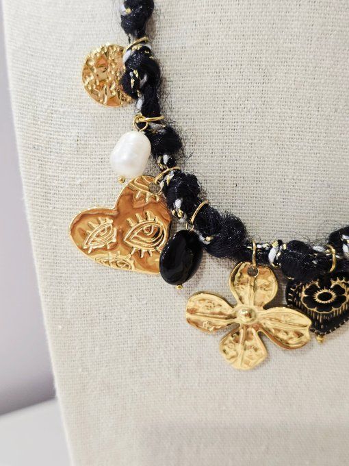 COLLIER