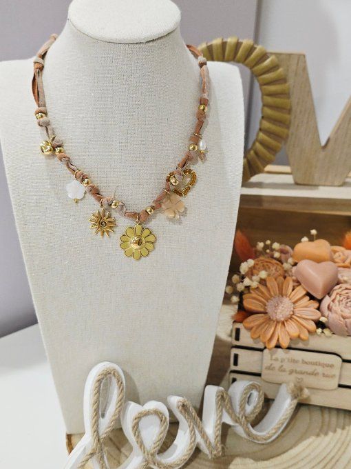 COLLIER