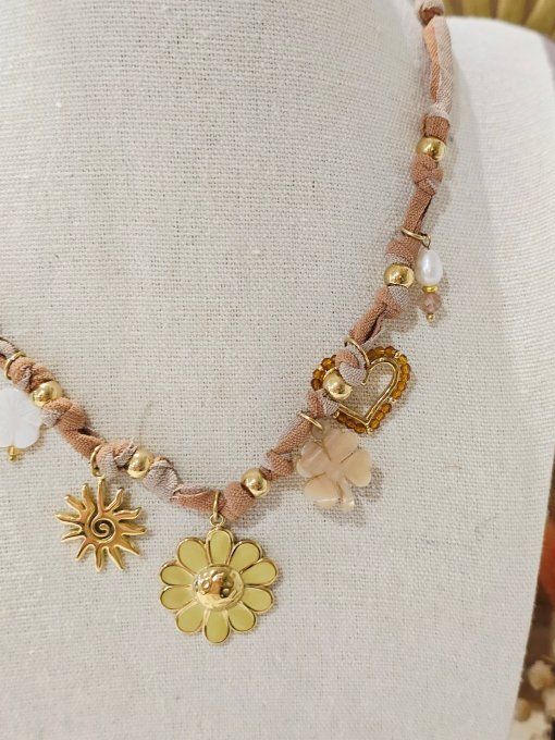 COLLIER