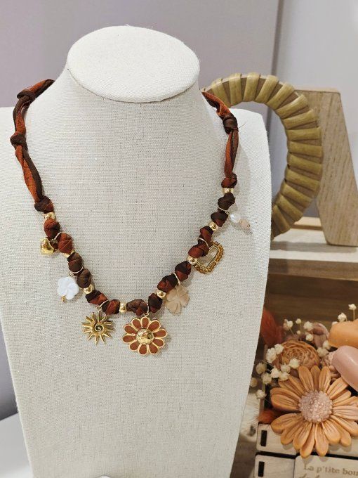 COLLIER