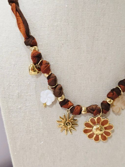 COLLIER