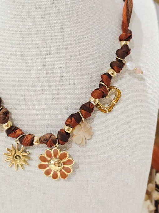 COLLIER