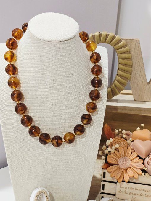 COLLIER