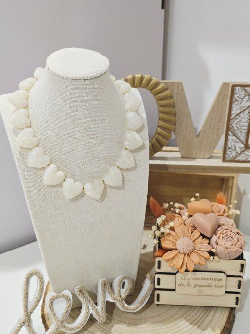 COLLIER