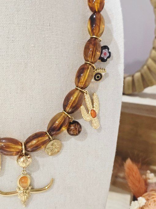 COLLIER