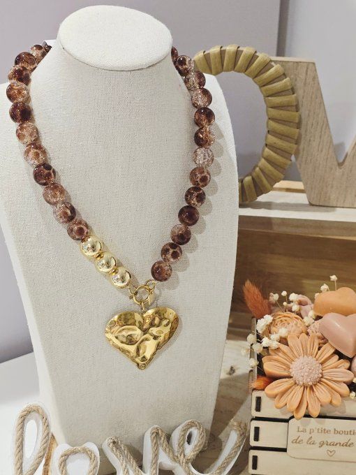 COLLIER