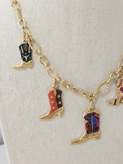 COLLIER
