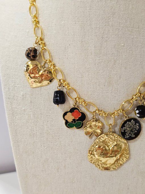 COLLIER