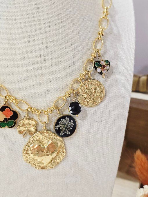 COLLIER