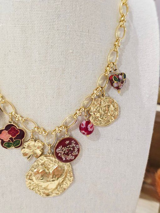 COLLIER