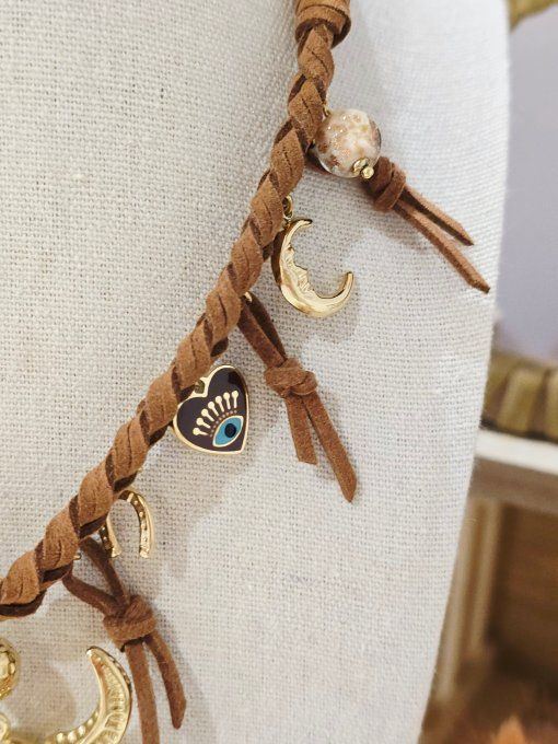 COLLIER