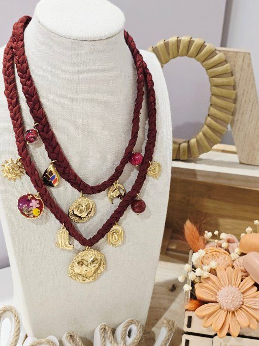 COLLIER