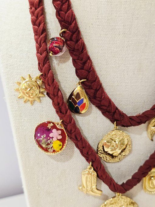 COLLIER