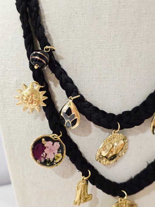 COLLIER