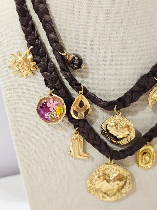 COLLIER