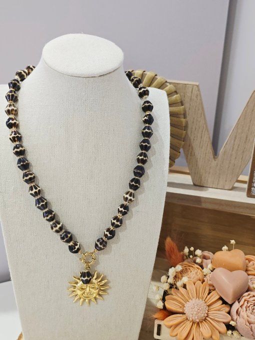 COLLIER