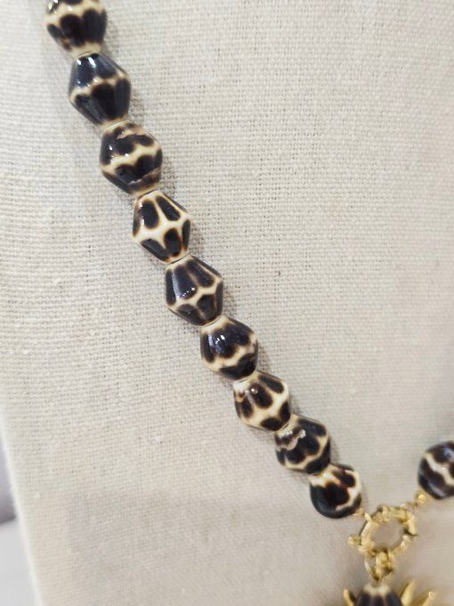 COLLIER