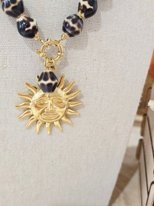 COLLIER