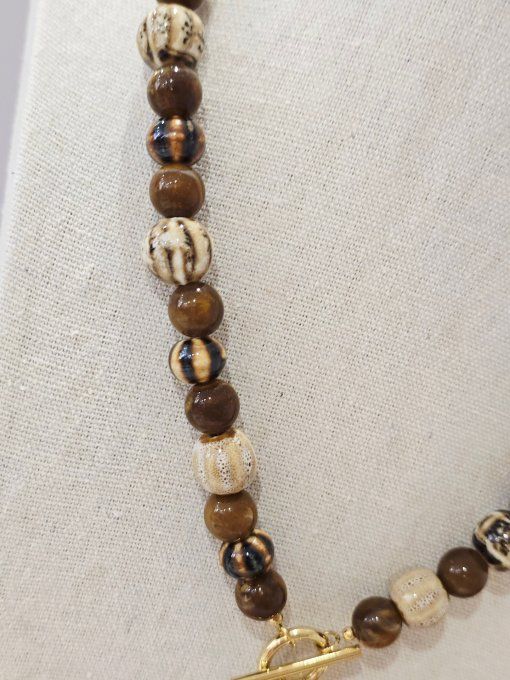 COLLIER
