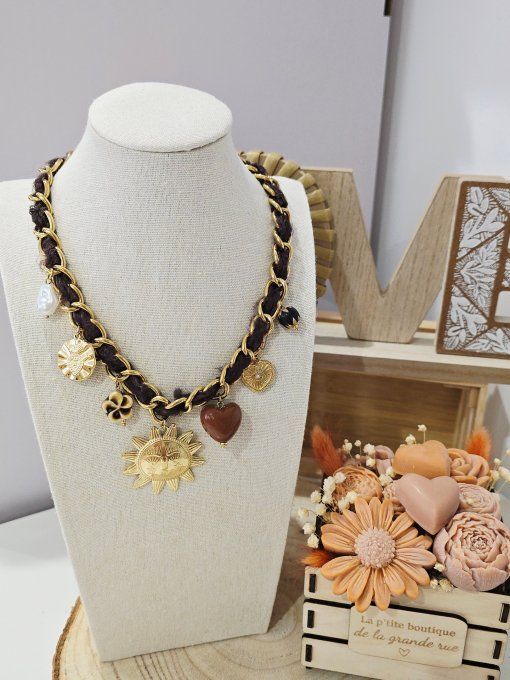 COLLIER