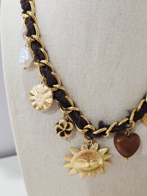 COLLIER