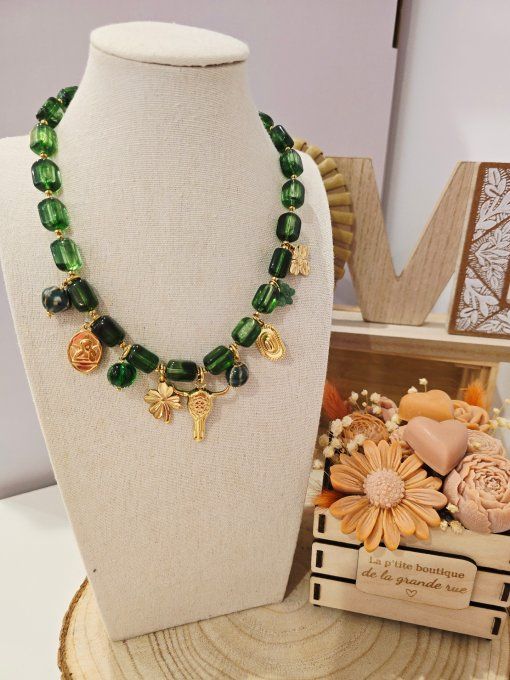 COLLIER