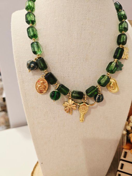 COLLIER