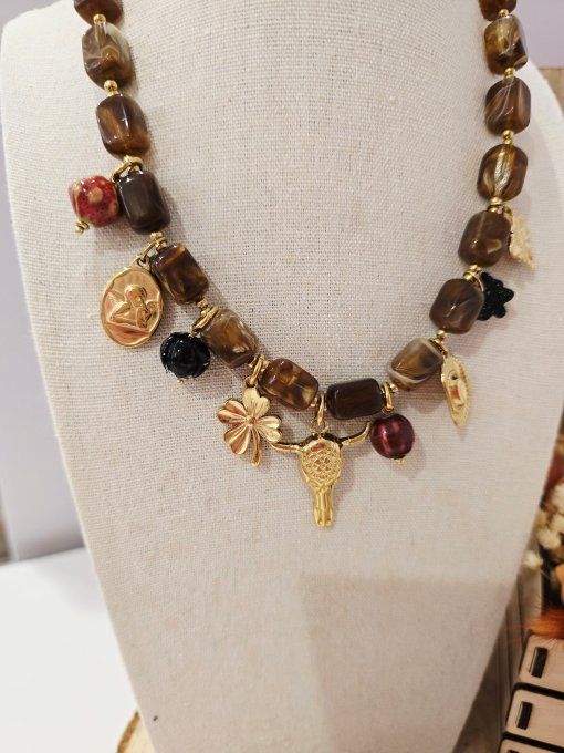 COLLIER