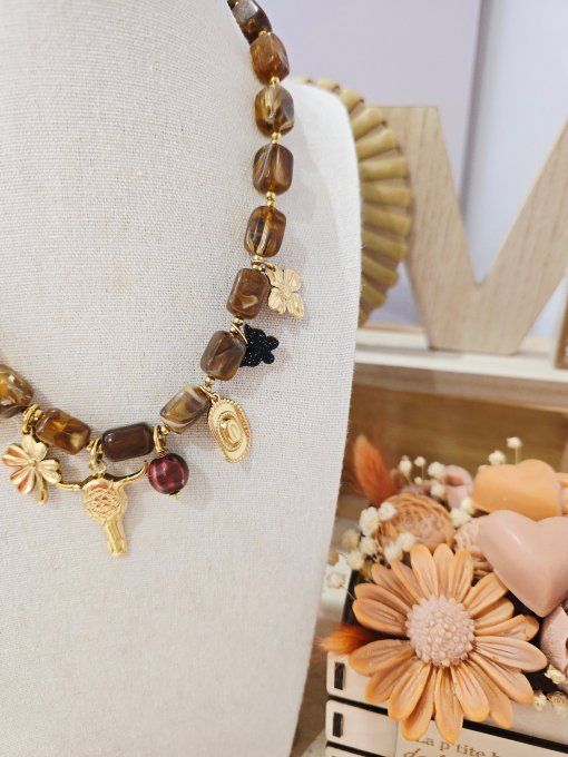 COLLIER