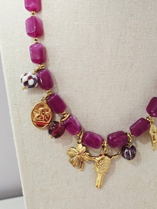 COLLIER