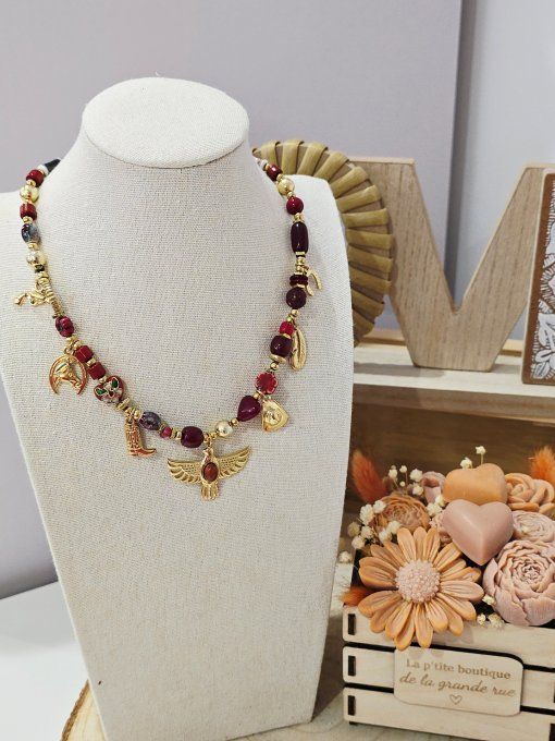 COLLIER