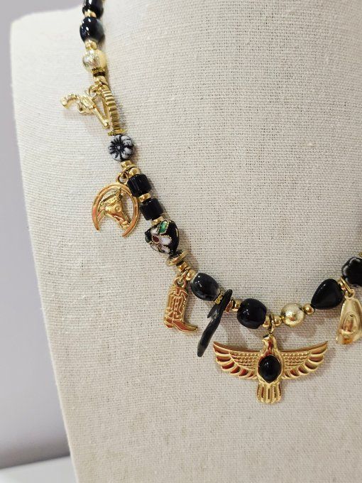 COLLIER