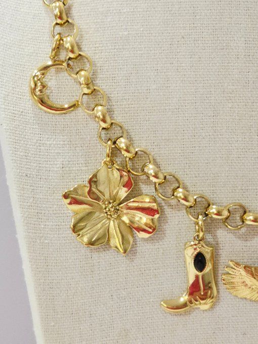 COLLIER