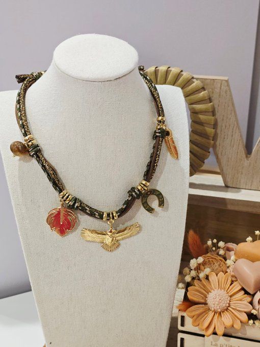 COLLIER