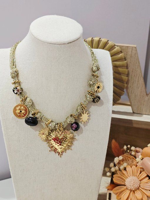 COLLIER