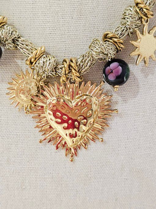 COLLIER