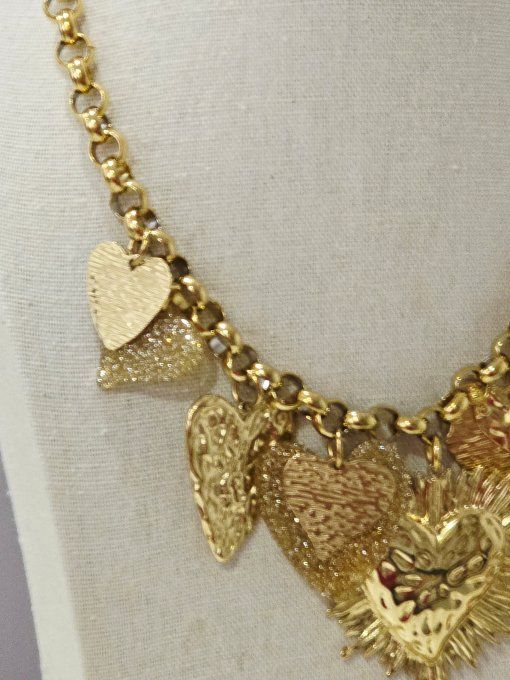COLLIER