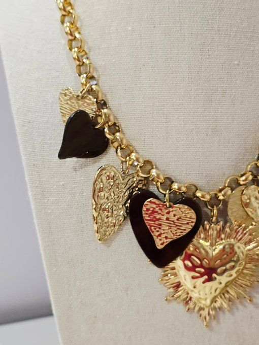 COLLIER