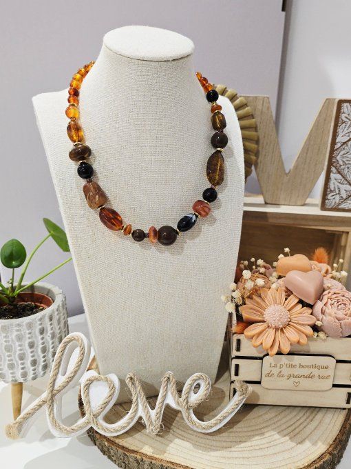 COLLIER
