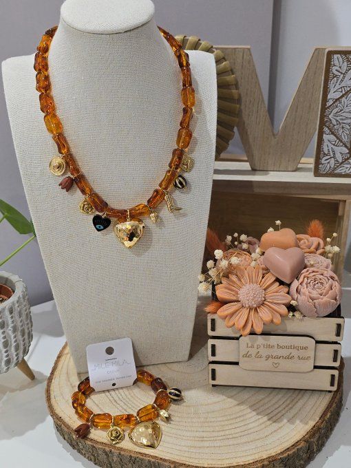 COLLIER