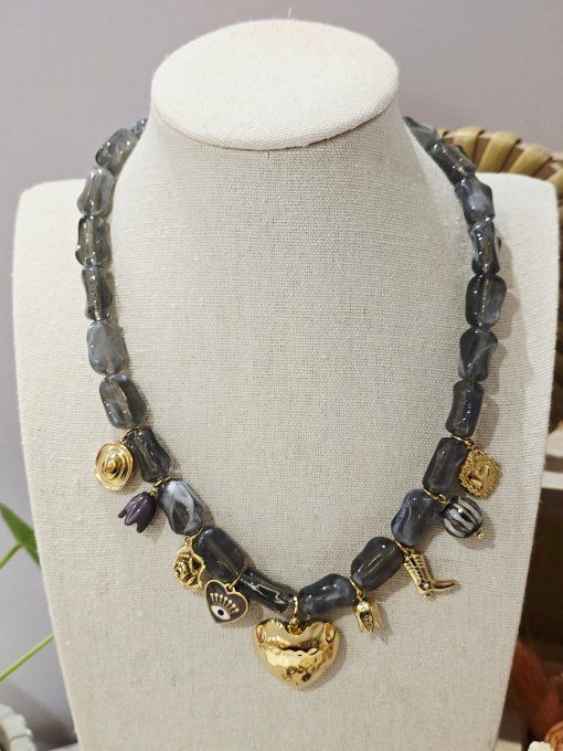 COLLIER