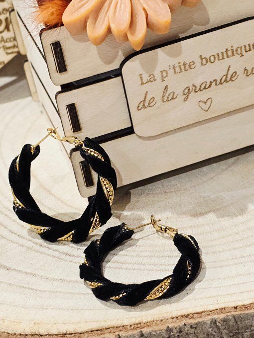 BOUCLES D'OREILLES
