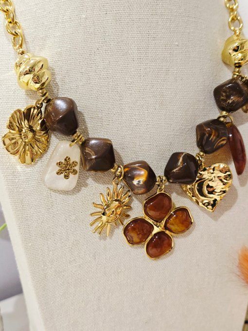 COLLIER